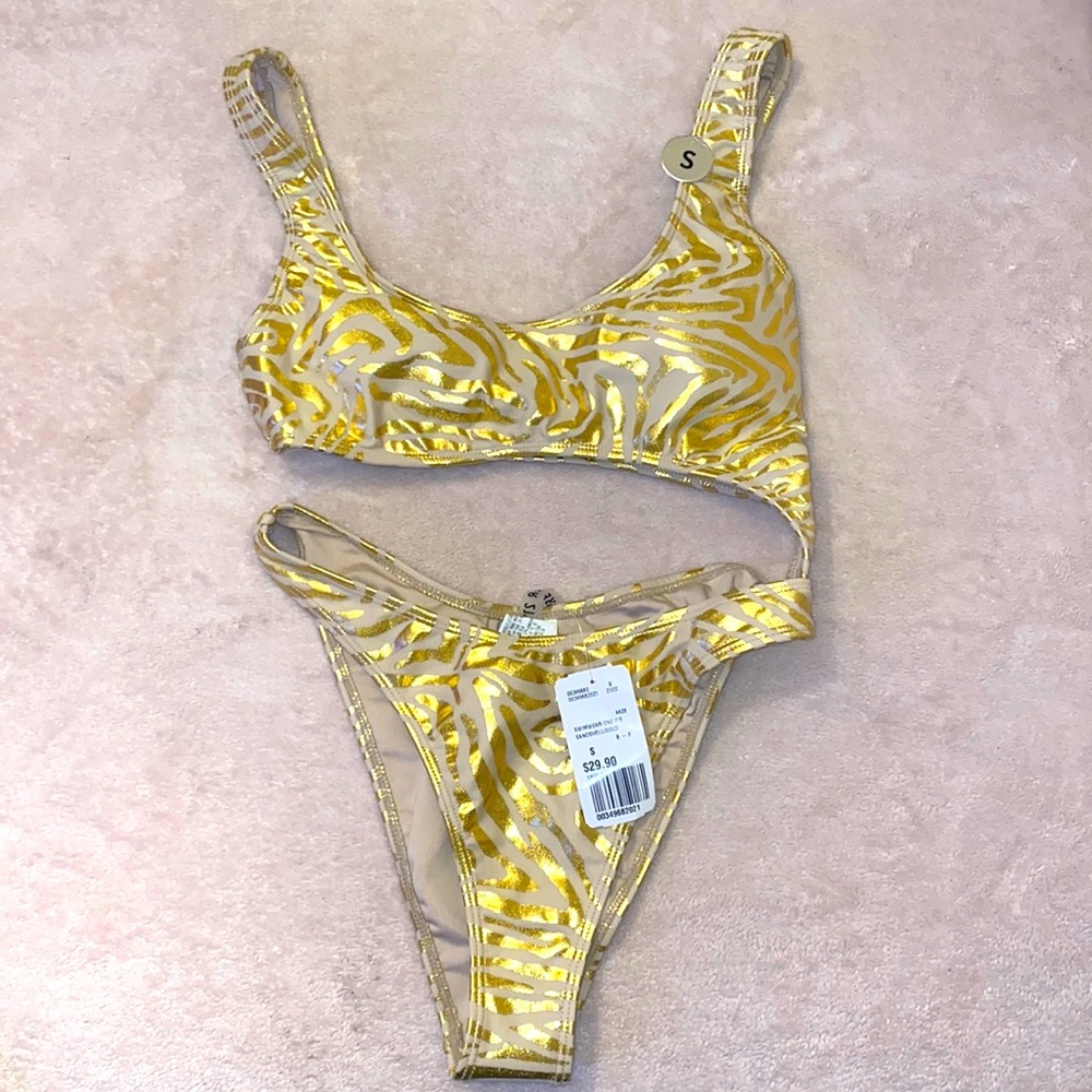 BRAND NEW cut out swimsuit